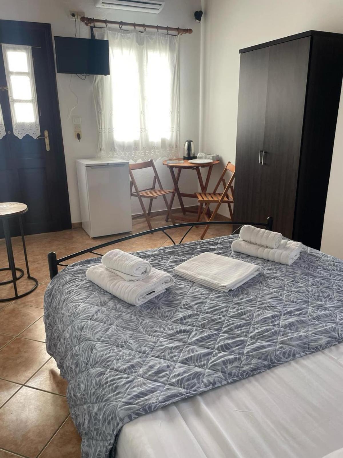 Tínos Spitalia Rooms מראה חיצוני תמונה